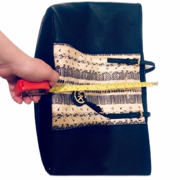 SOLD!!!!!Michael Kors Snake Print purse - Picture 2 of 6